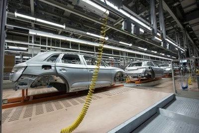 Explore AU Group's credit risk insurance options for manufacturing businesses.